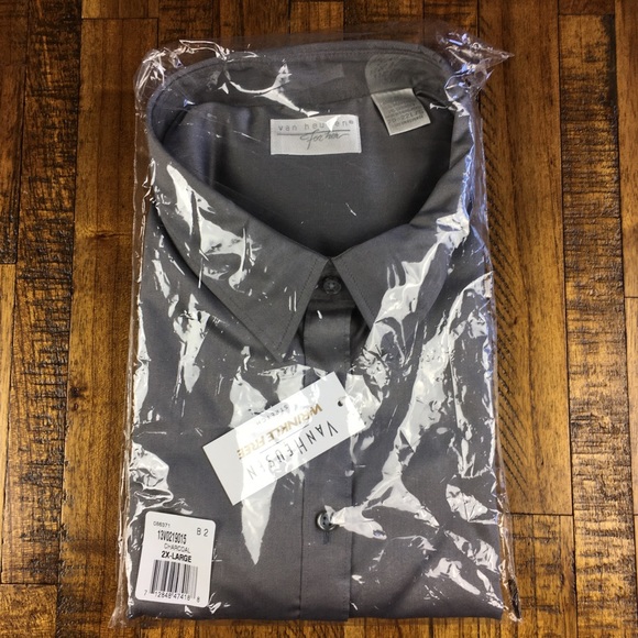 NEW Van Heusen Oxford Shirt Blouse Wrinkle-Free - Picture 3 of 4